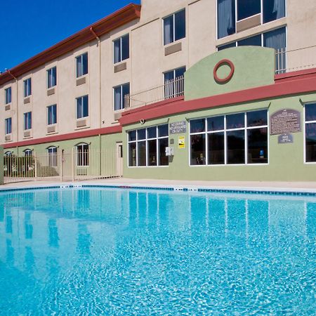 Holiday Inn Express Hotel & Suites Live Oak By Ihg Exterior photo