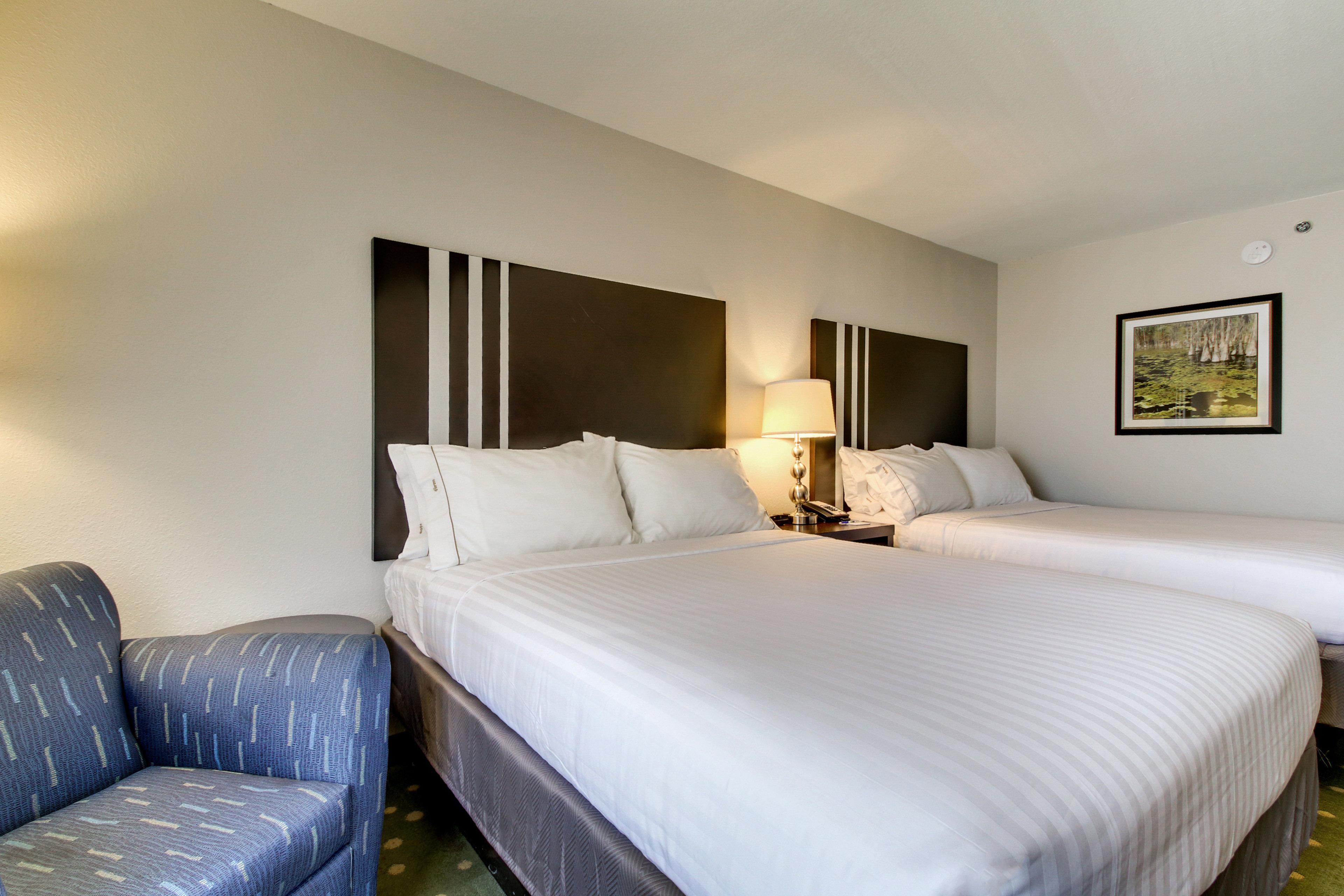 Holiday Inn Express Hotel & Suites Live Oak By Ihg Exterior photo