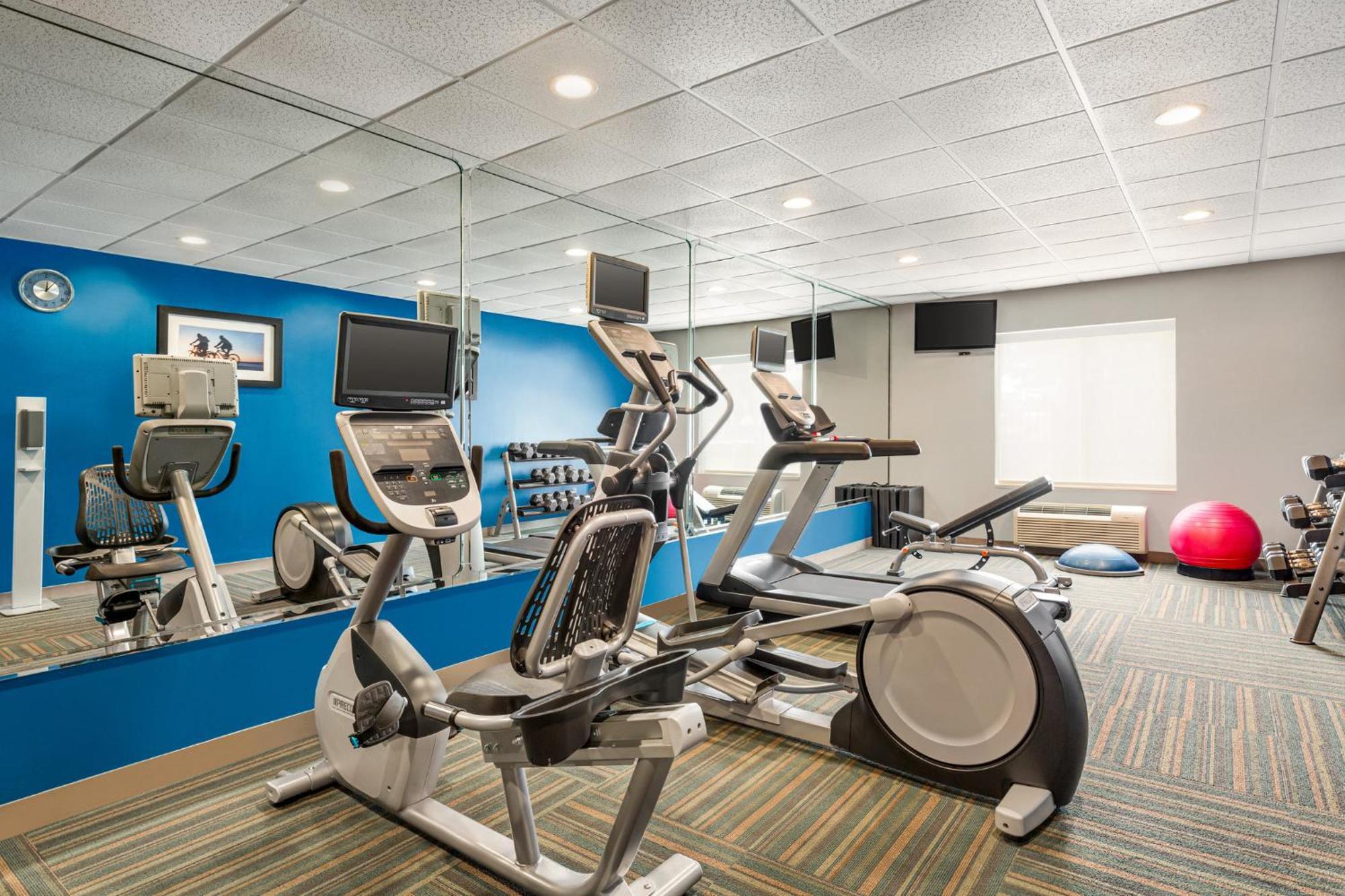 Holiday Inn Express Hotel & Suites Live Oak By Ihg Exterior photo