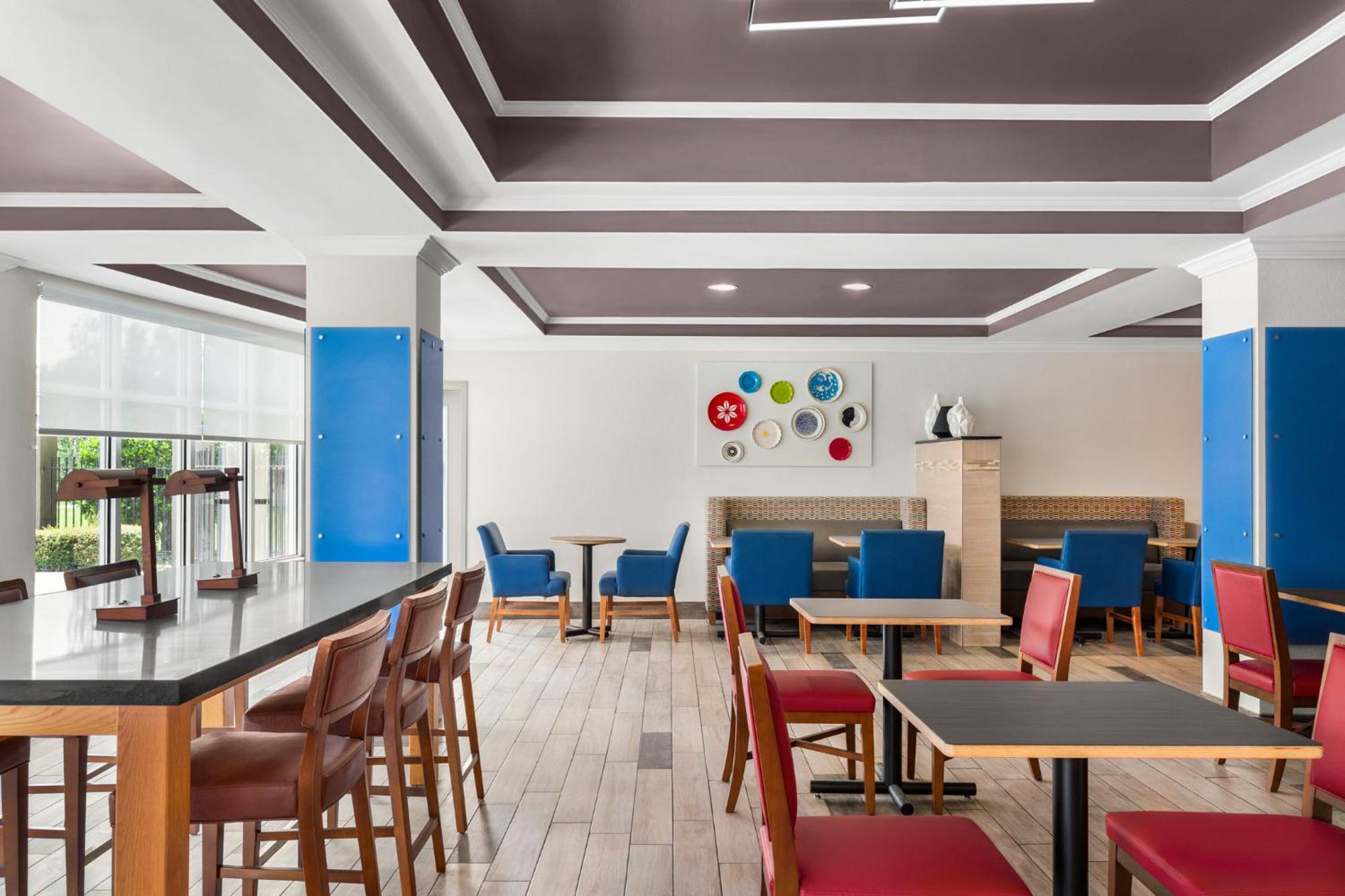 Holiday Inn Express Hotel & Suites Live Oak By Ihg Exterior photo