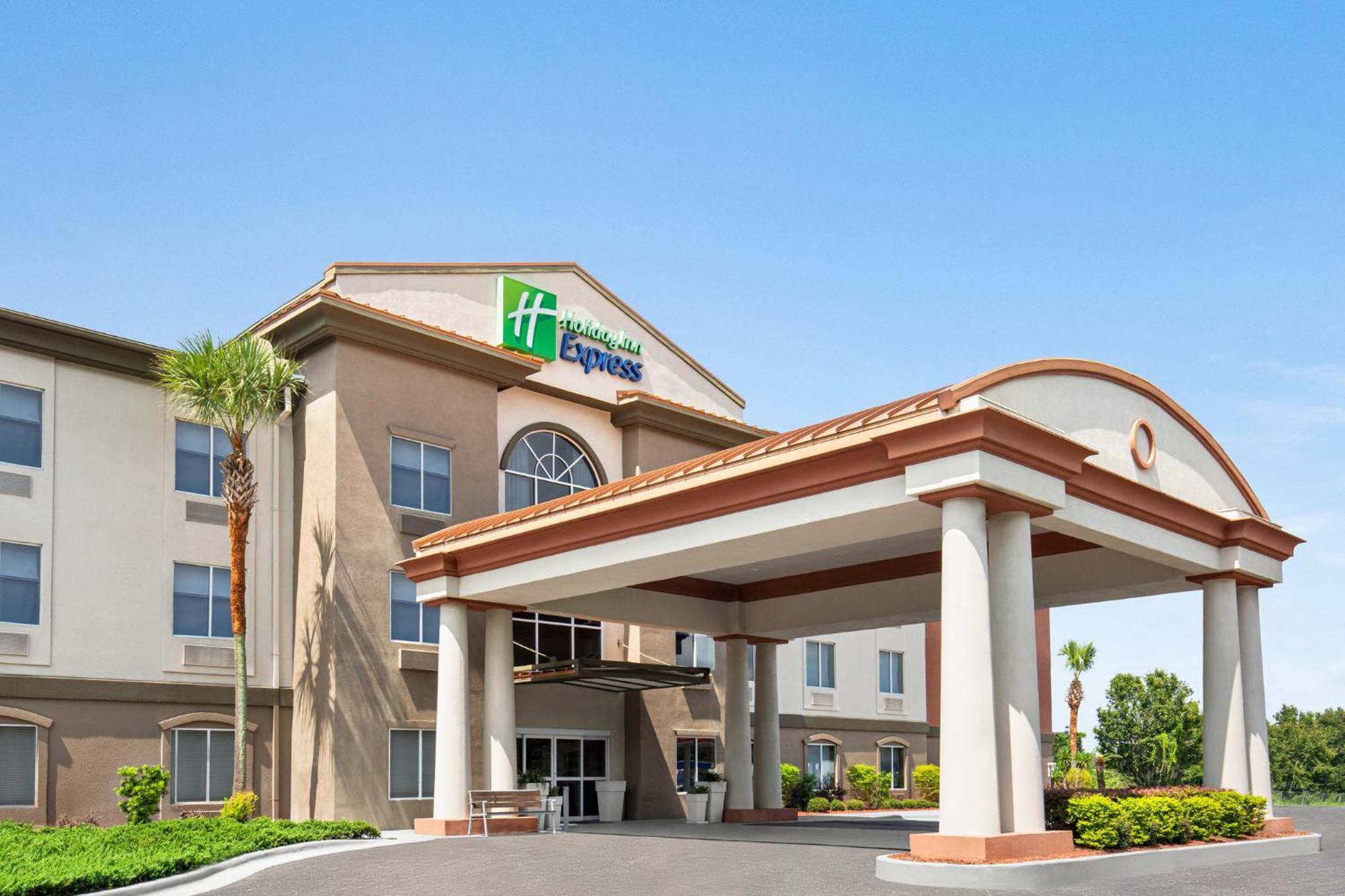 Holiday Inn Express Hotel & Suites Live Oak By Ihg Exterior photo